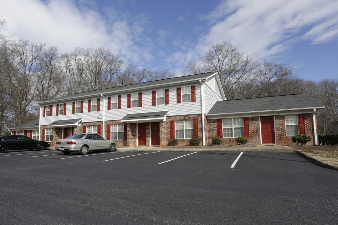 Fountain Arms in Fountain Inn, SC - Building Photo