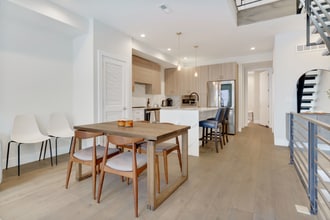 922 N 15th St in Philadelphia, PA - Foto de edificio - Building Photo