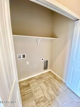 714 HC Gilbert Minjares Dr in Socorro, TX - Foto de edificio - Building Photo