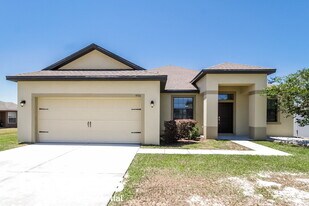 4516 Manica Dr in Tavares, FL - Building Photo