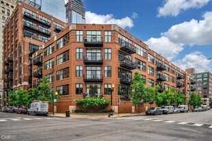 333 W Hubbard St, Unit 3L in Chicago, IL - Building Photo