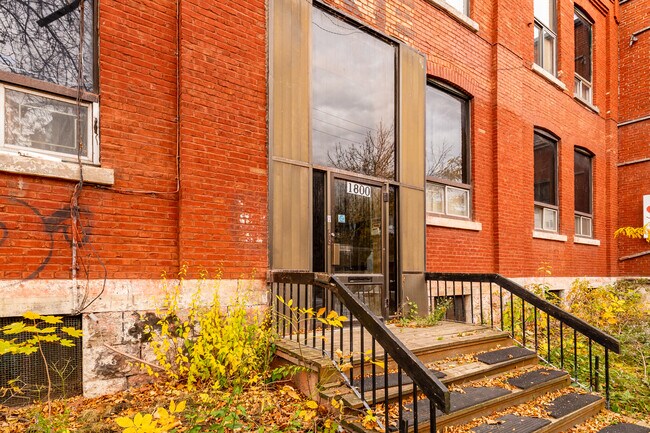 La Buscuiterie Charborneau in Montréal, QC - Building Photo - Building Photo