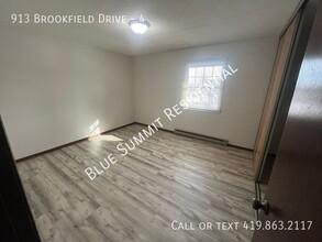 913 Brookfield Dr in Mansfield, OH - Building Photo - Building Photo