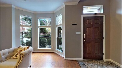 2104 Gillette St in Houston, TX - Building Photo - Building Photo