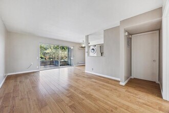 1304 Mariposa Dr in Austin, TX - Building Photo - Building Photo