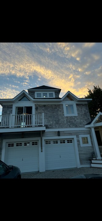 33 Sols Point Rd in Clinton, CT - Building Photo