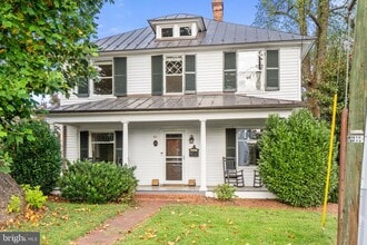 61 Winchester St in Warrenton, VA - Foto de edificio - Building Photo