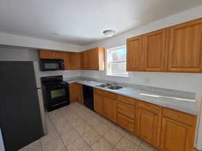 400 Elliott Ln in Knob Noster, MO - Building Photo - Building Photo