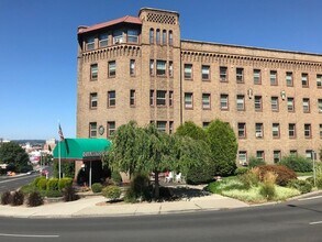 Culmstock Arms Apartments in Spokane, WA - Building Photo - Building Photo