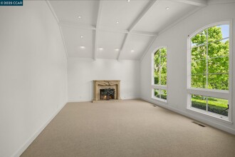 18 Emmons Canyon Ct in Alamo, CA - Building Photo - Building Photo