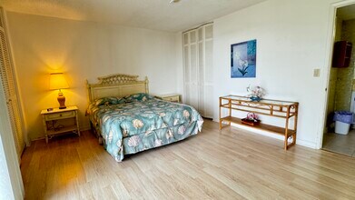3047 S Atlantic Ave, Unit 201 in Daytona Beach Shores, FL - Building Photo - Building Photo