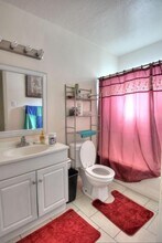 608 San Pablo St SE, Unit A in Albuquerque, NM - Building Photo - Building Photo