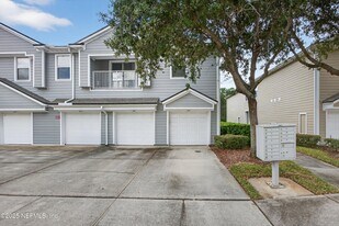7067 Deer Lodge Cir in Jacksonville, FL - Building Photo
