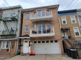 11 Wallis Ave in Jersey City, NJ - Building Photo