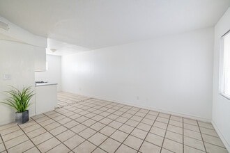 Hacienda Heights in El Paso, TX - Building Photo - Interior Photo