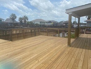 638A Warsaw Dr in Bayou Vista, TX - Building Photo - Building Photo
