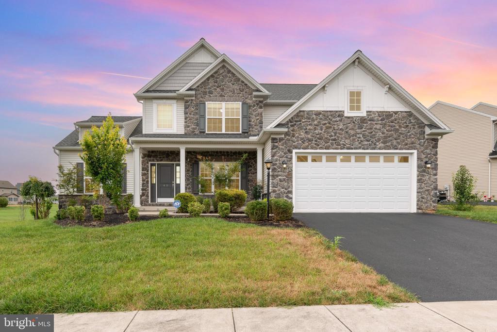 45 Danbury Dr in Mechanicsburg, PA - Building Photo