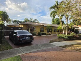 8090 W 18th Ct in Hialeah, FL - Building Photo