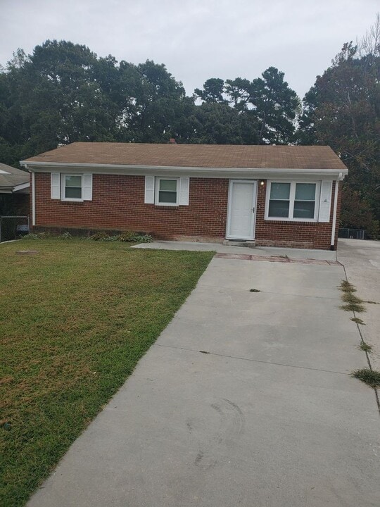 1192 Kentuck Rd in Danville, VA - Building Photo