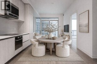 110 Broadway Ave in Toronto, ON - Building Photo