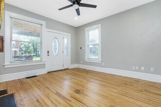 412 E Oakland Ave in Columbus, OH - Building Photo - Building Photo