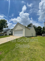 12 Appleton Ln in Mauldin, SC - Building Photo