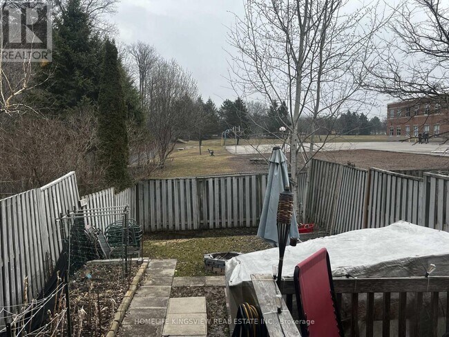 79 Cashel Ct in Aurora, ON - Building Photo - Building Photo