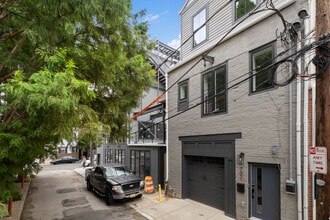 702 Alter St in Philadelphia, PA - Building Photo - Building Photo