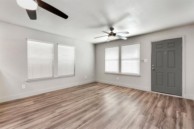 203 N Milby St in Houston, TX - Foto de edificio - Building Photo