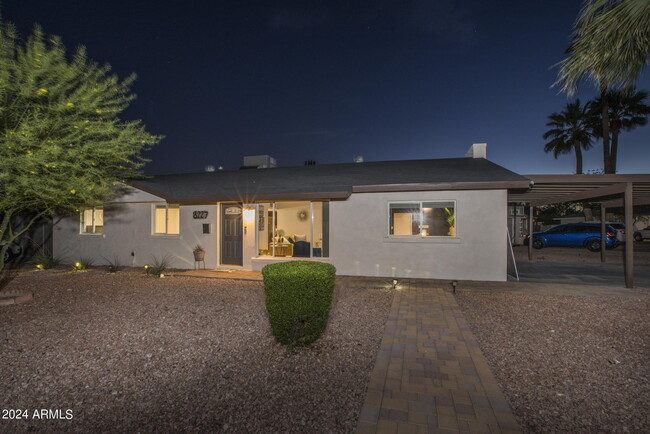 8227 E Hubbell St in Scottsdale, AZ - Building Photo - Building Photo