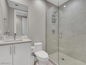 1111 Central Ave in Naples, FL - Foto de edificio - Building Photo