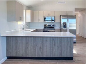 1412 E Iris Ave in McAllen, TX - Building Photo - Building Photo