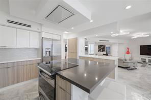 19741 NE 36th Pl in Aventura, FL - Building Photo - Building Photo
