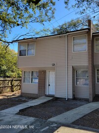 1646 E 16th St in Jacksonville, FL - Foto de edificio - Building Photo