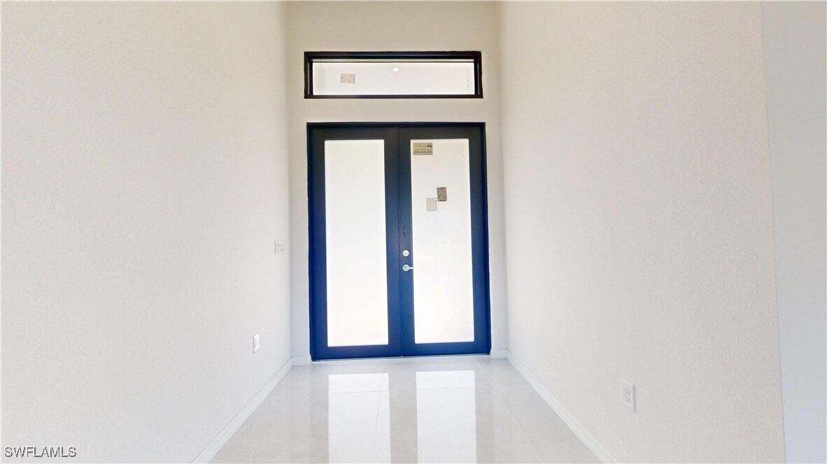 2425 NW 24th St in Cape Coral, FL - Building Photo