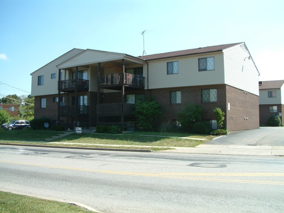2598 Ferguson Rd in Cincinnati, OH - Building Photo