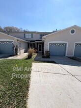 2372 Isle Royal Ct SE in Winter Haven, FL - Foto de edificio - Building Photo