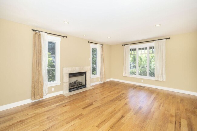 24 Starr Way in Mountain View, CA - Building Photo - Building Photo