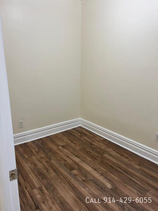 7 Jones Pl in Yonkers, NY - Building Photo