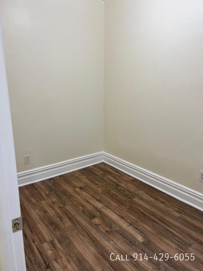 property at 7 Jones Pl