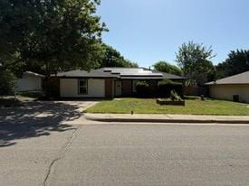 1534 Lime Leaf Ln in Duncanville, TX - Building Photo