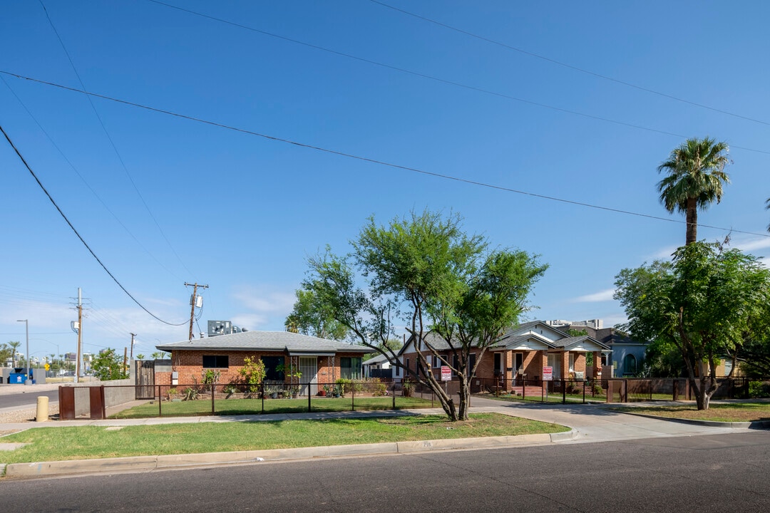 Portland Apartments in Phoenix, AZ - Building Photo