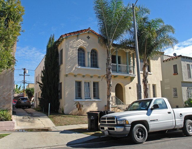 336 N Genesee Ave in Los Angeles, CA - Building Photo - Building Photo