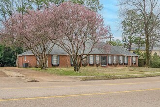 356 Perkins Extd in Memphis, TN - Building Photo - Building Photo