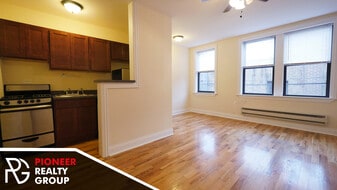 818 W Diversey Pky, Unit E in Chicago, IL - Building Photo