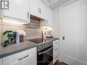 409-421 Bloor St E in Toronto, ON - Building Photo - Building Photo