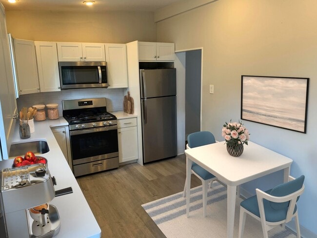 property at 716 E Railroad Ave