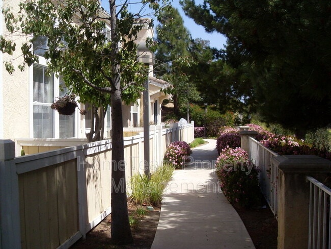1390 Callejon Palacios in Chula Vista, CA - Building Photo - Building Photo