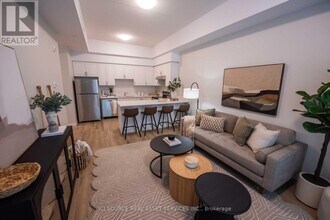 785 Southdale Rd W in London, ON - Building Photo - Building Photo