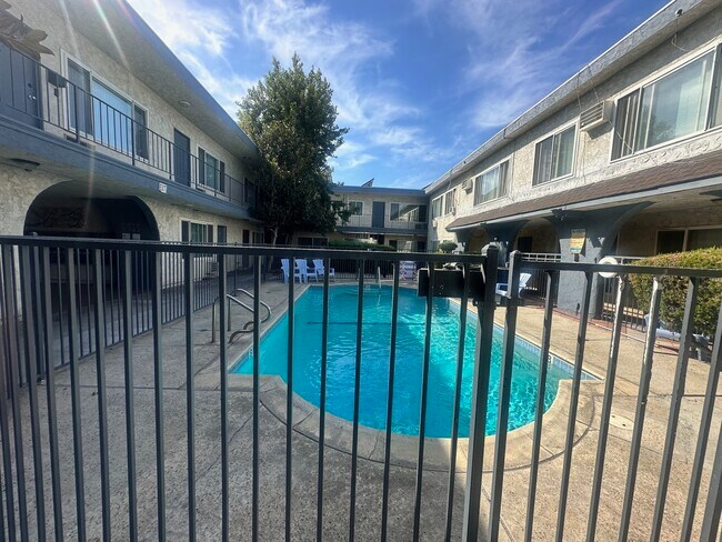 Valley Oasis Apartments in Van Nuys, CA - Building Photo - Building Photo